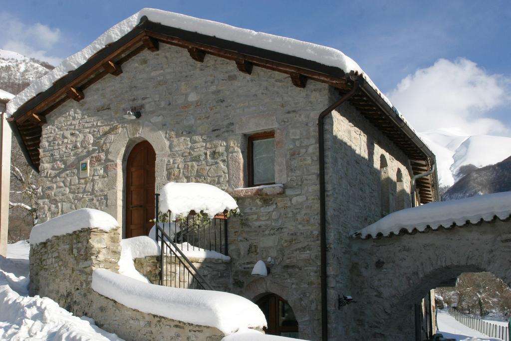B&B Cascina Dell'Orso Castelsantangelo sul Nera Exteriör bild