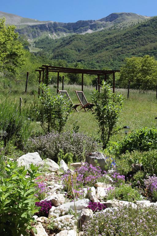 B&B Cascina Dell'Orso Castelsantangelo sul Nera Exteriör bild